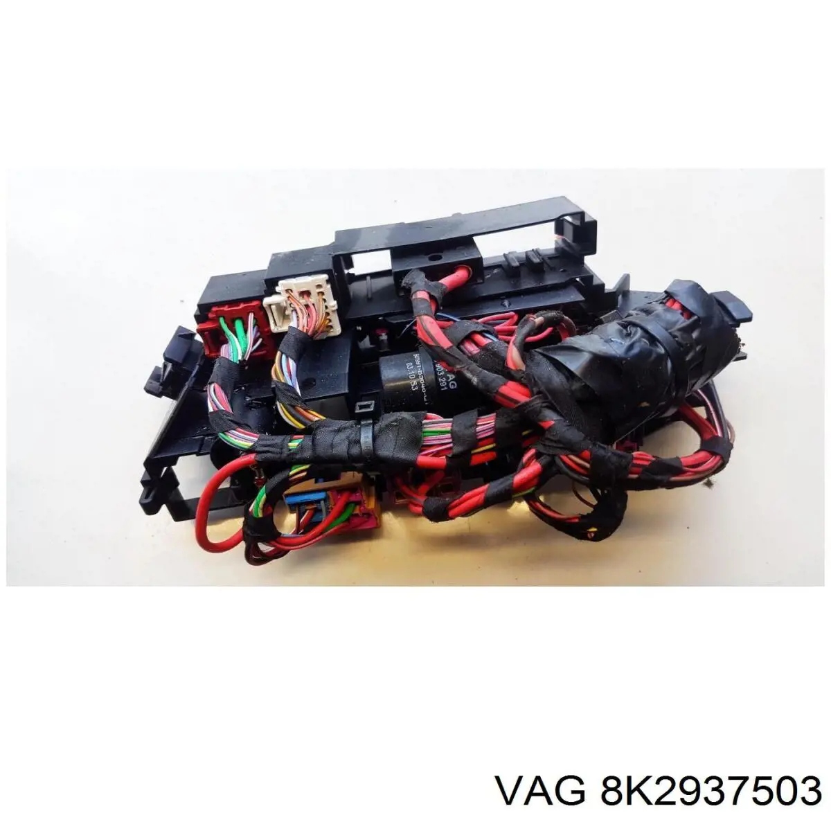 8K2937503 VAG Caja de relés y fusibles