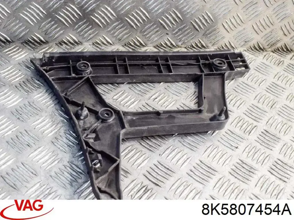Guía derecha del parachoques trasero 8K5807454A VAG