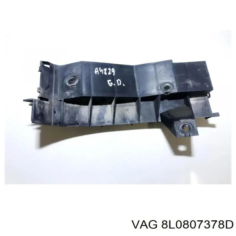 Guía derecha del parachoques trasero VAG 8L0807378D precio, desde 66,79 EUR