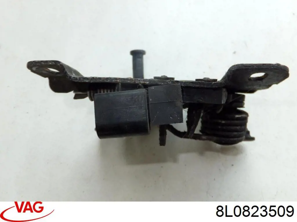 Cerradura de capó 8L0823509C VAG