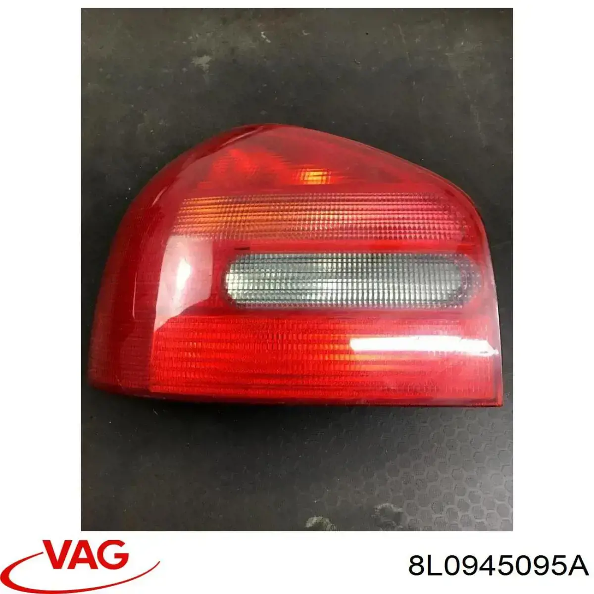 Piloto trasero izquierdo 8L0945095A VAG