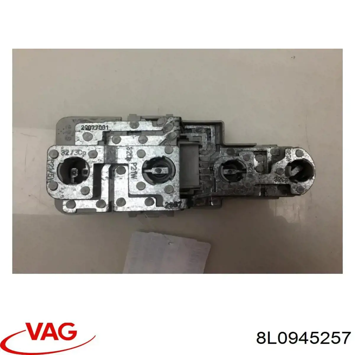 8L0945257 VAG Portalámparas de luz trasera