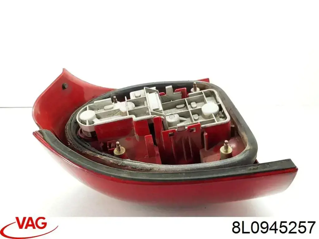 Portalámparas de luz trasera 8L0945257 VAG