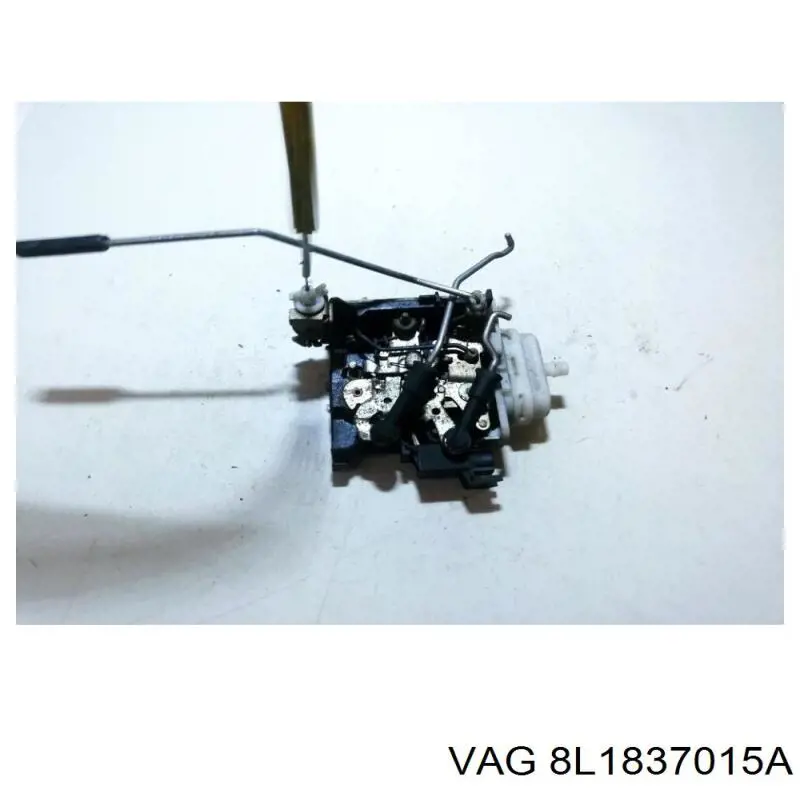 Comprar 8L1837015 VAG Cerradura de puerta lateral