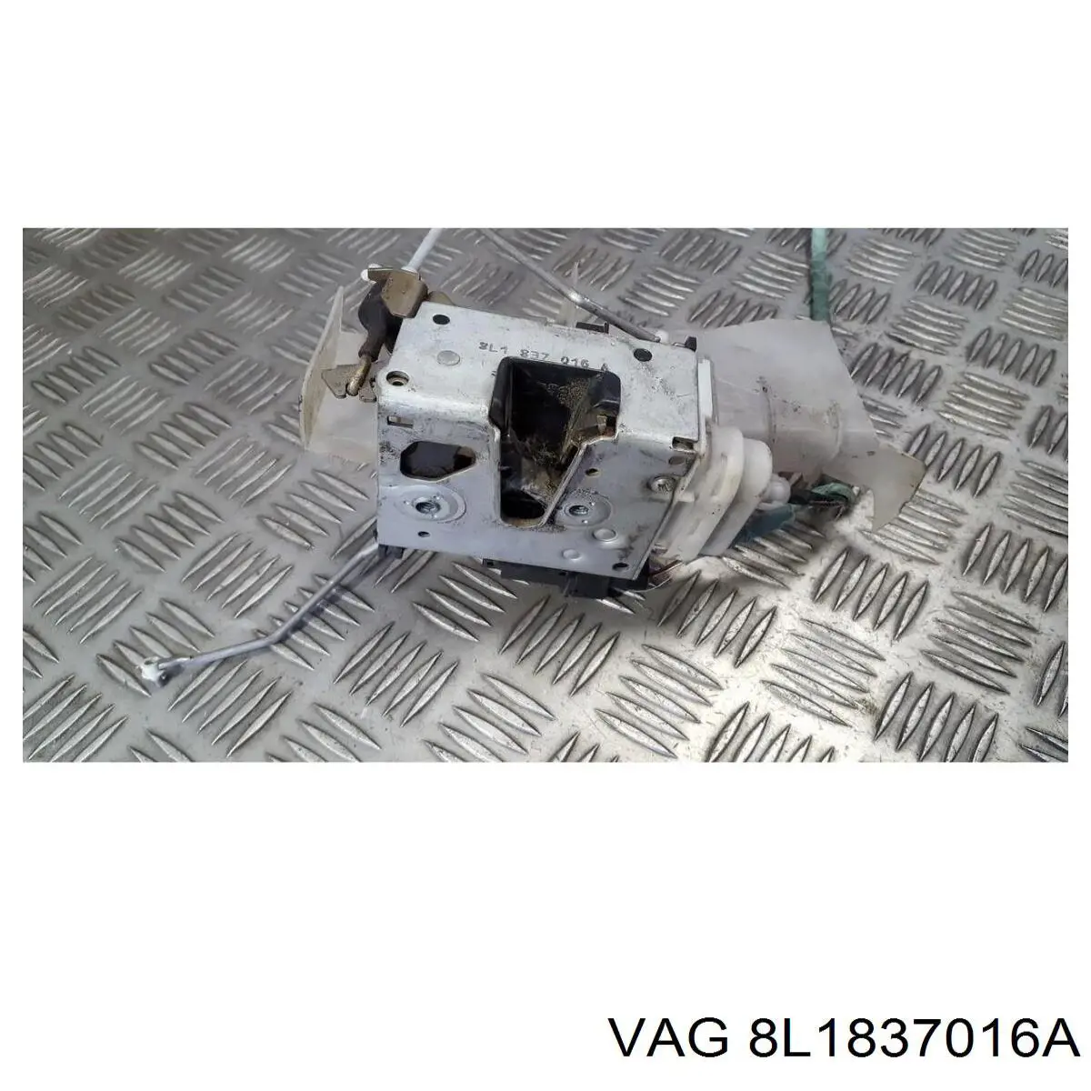 Comprar 8L1837016 VAG Cerradura de puerta delantera derecha