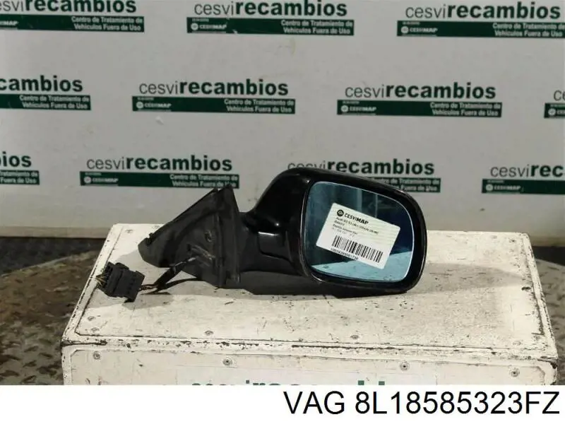 Retrovisor exterior derecho VAG 014743