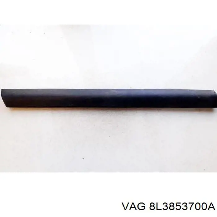 Moldura exterior del umbral trasero derecho VAG 8L3853700A01C precio, desde 57,98 EUR