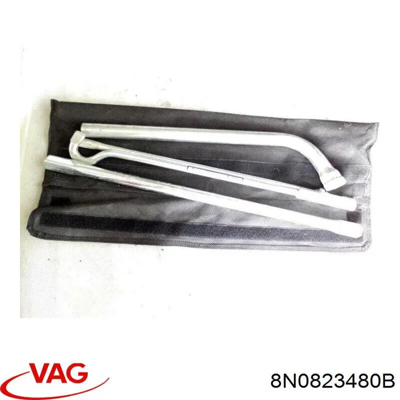 Gancho soporte del capó 8N0823480B VAG