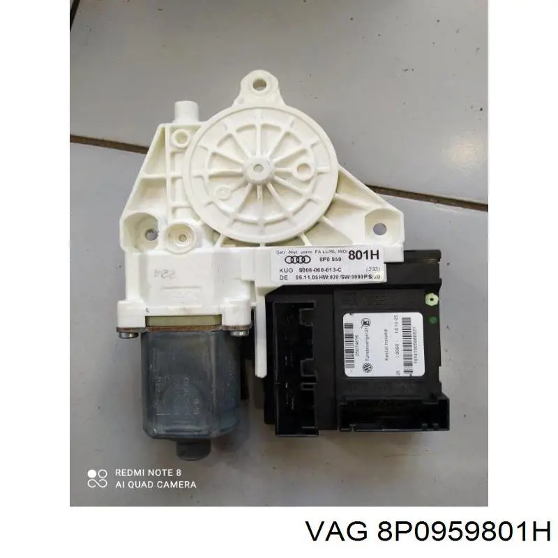 8P0959801F VAG Motor elevalunas, puerta delantera izquierda
