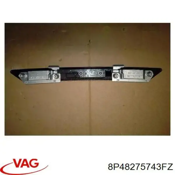 Moldura de tapa de maletero VAG 8P48275743FZ precio, desde 63,89 EUR