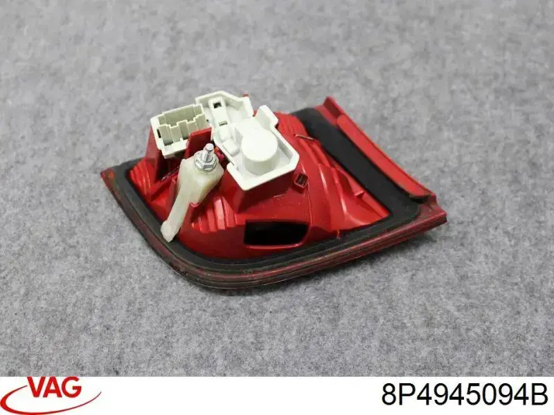 Piloto trasero interior derecho 8P4945094B VAG