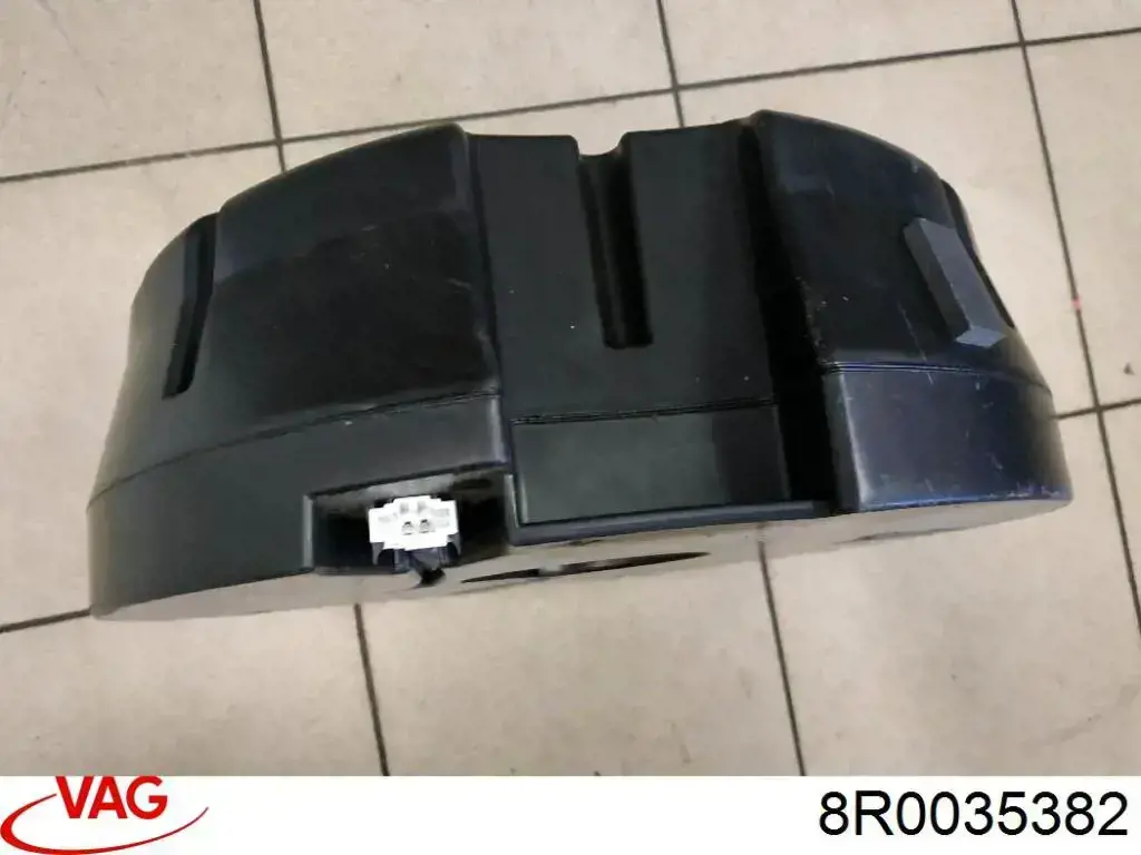 Subwoofer VAG 8R0035382