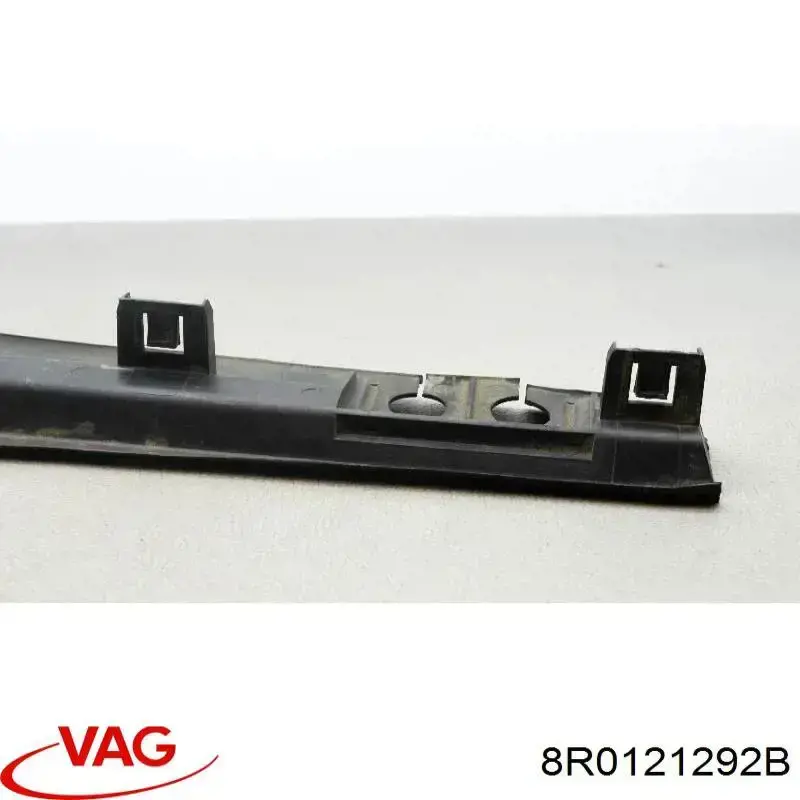 Deflector de aire superior del radiador VAG 8R0121292B