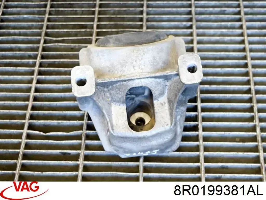 Soporte de motor derecho 8R0199381AL VAG