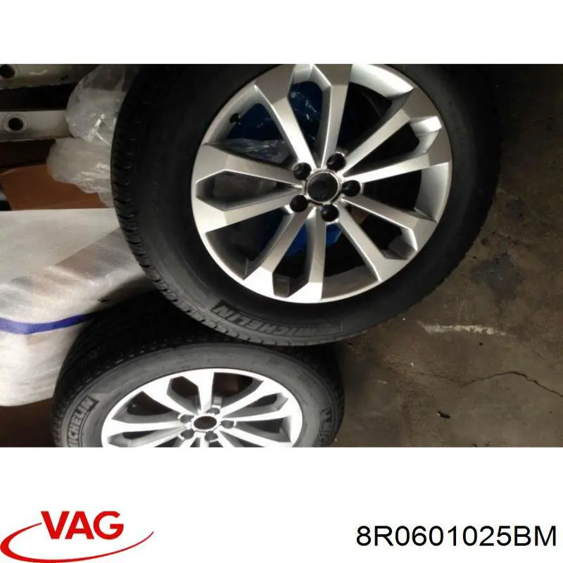 8R0601025BM VAG