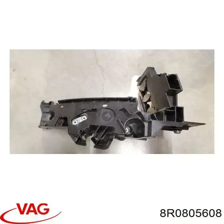 Soporte de fijación del faro delantero derecho VAG 8R0805608 precio, desde 27,41 EUR