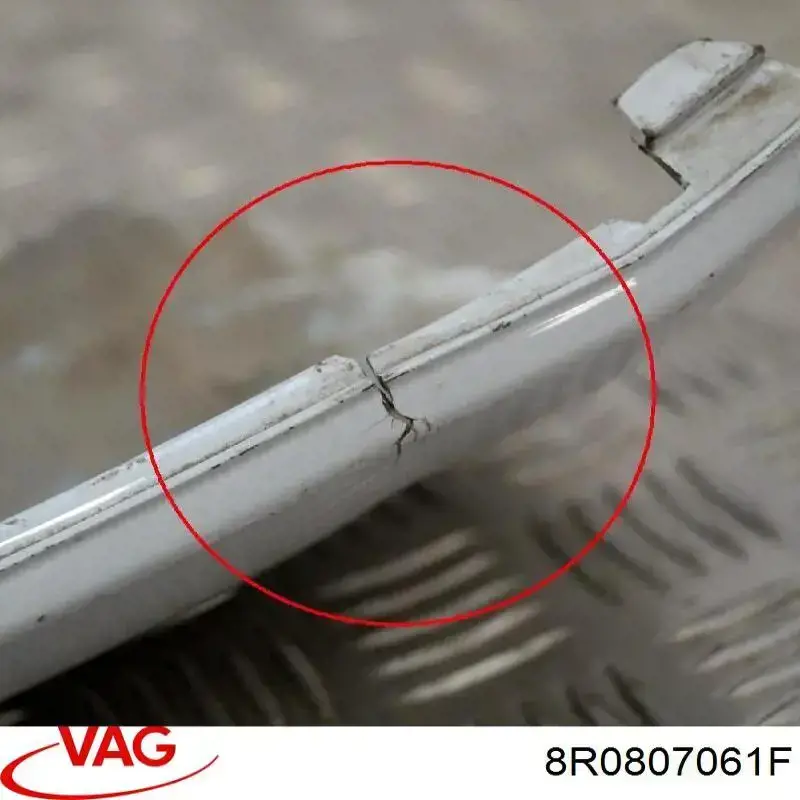 Alerón paragolpes delantero VAG 8R0807061F precio, desde 122,39 EUR