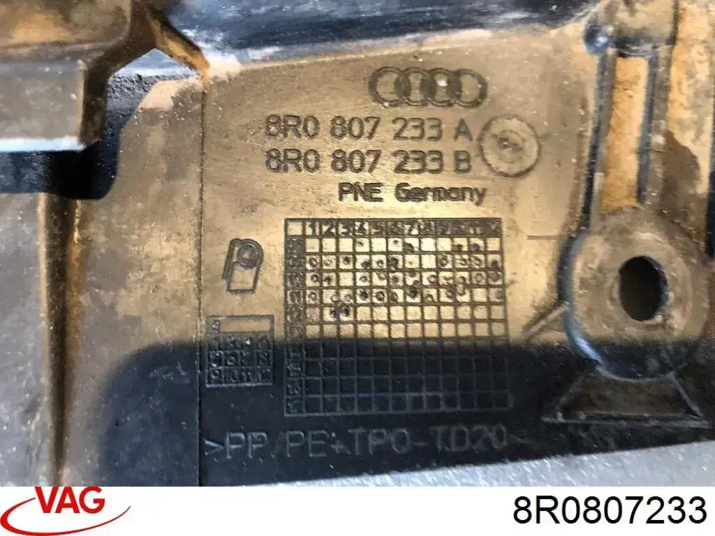 Deflector de parachoques delantero 8R0807233 VAG
