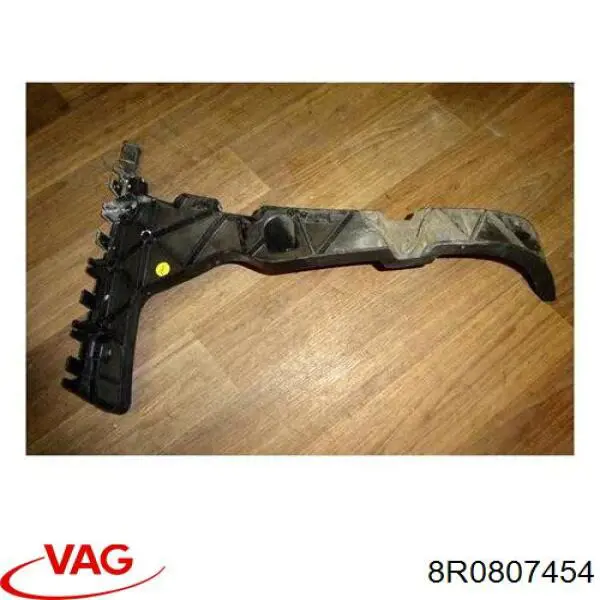 Guía derecha del parachoques trasero VAG 8R0807454 precio, desde 18,32 EUR
