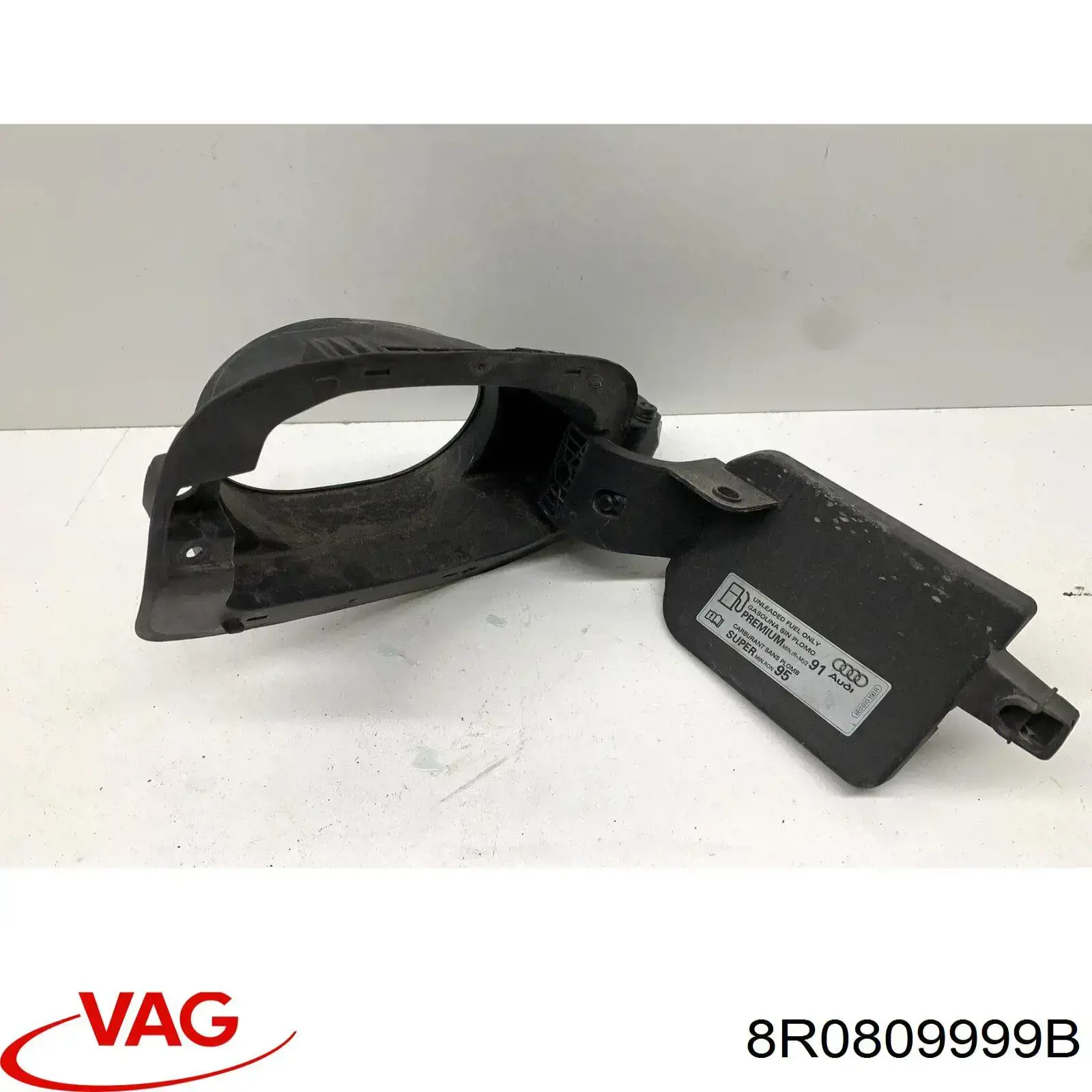 Comprar 8R0809999B VAG Carcasa del tubo de llenado del tanque de combustible