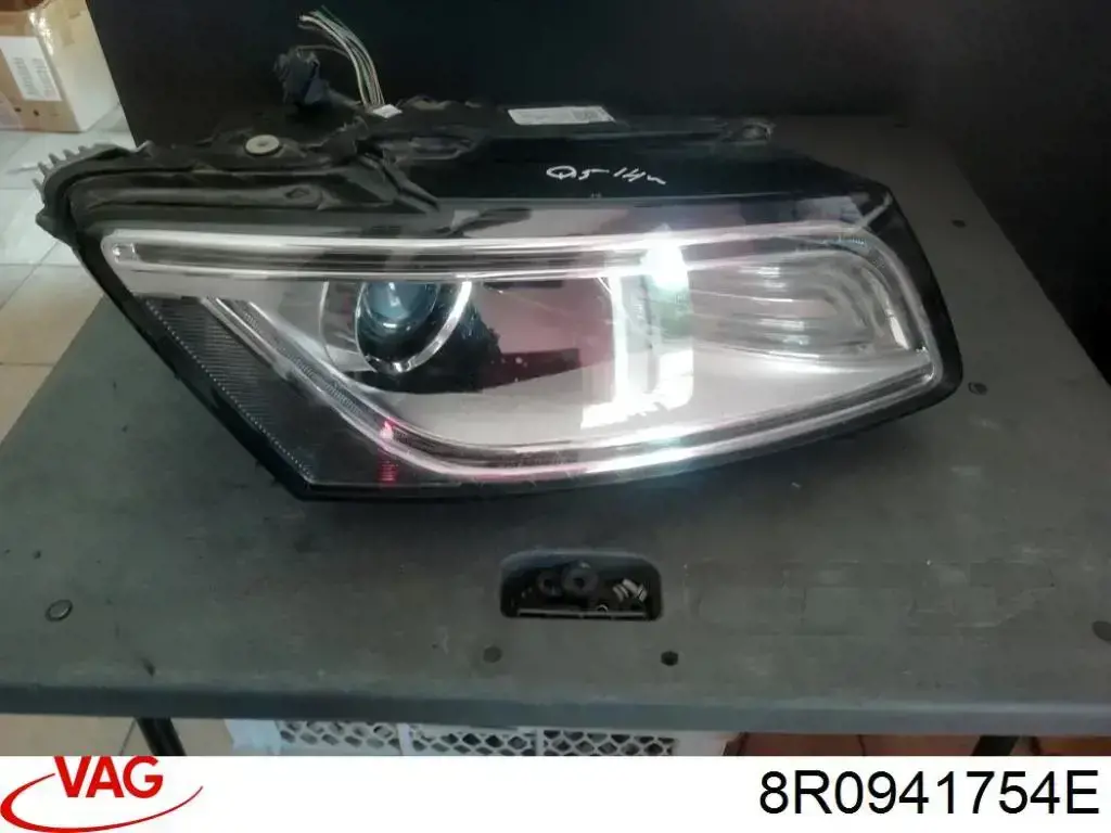 Comprar 8R0941754E VAG Faro derecho