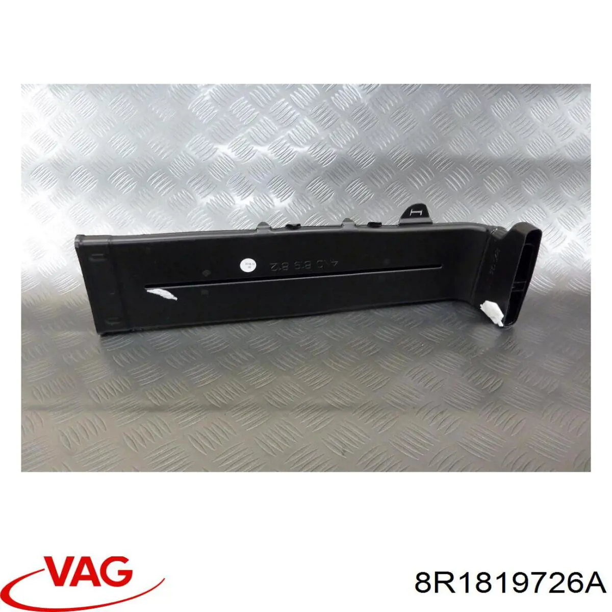 8R1819726A VAG Conducto de aire derecho bajo el salpicadero