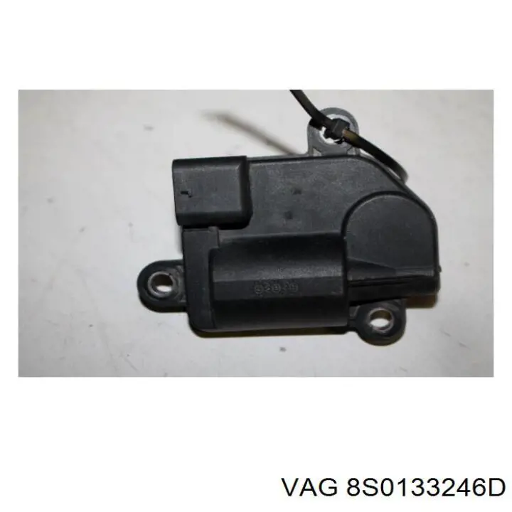 8S0133246D VAG 