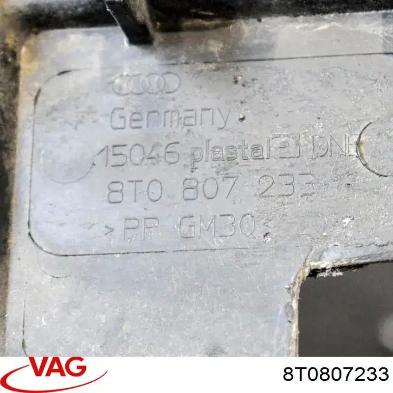 8T0807233 VAG Protector paragolpes