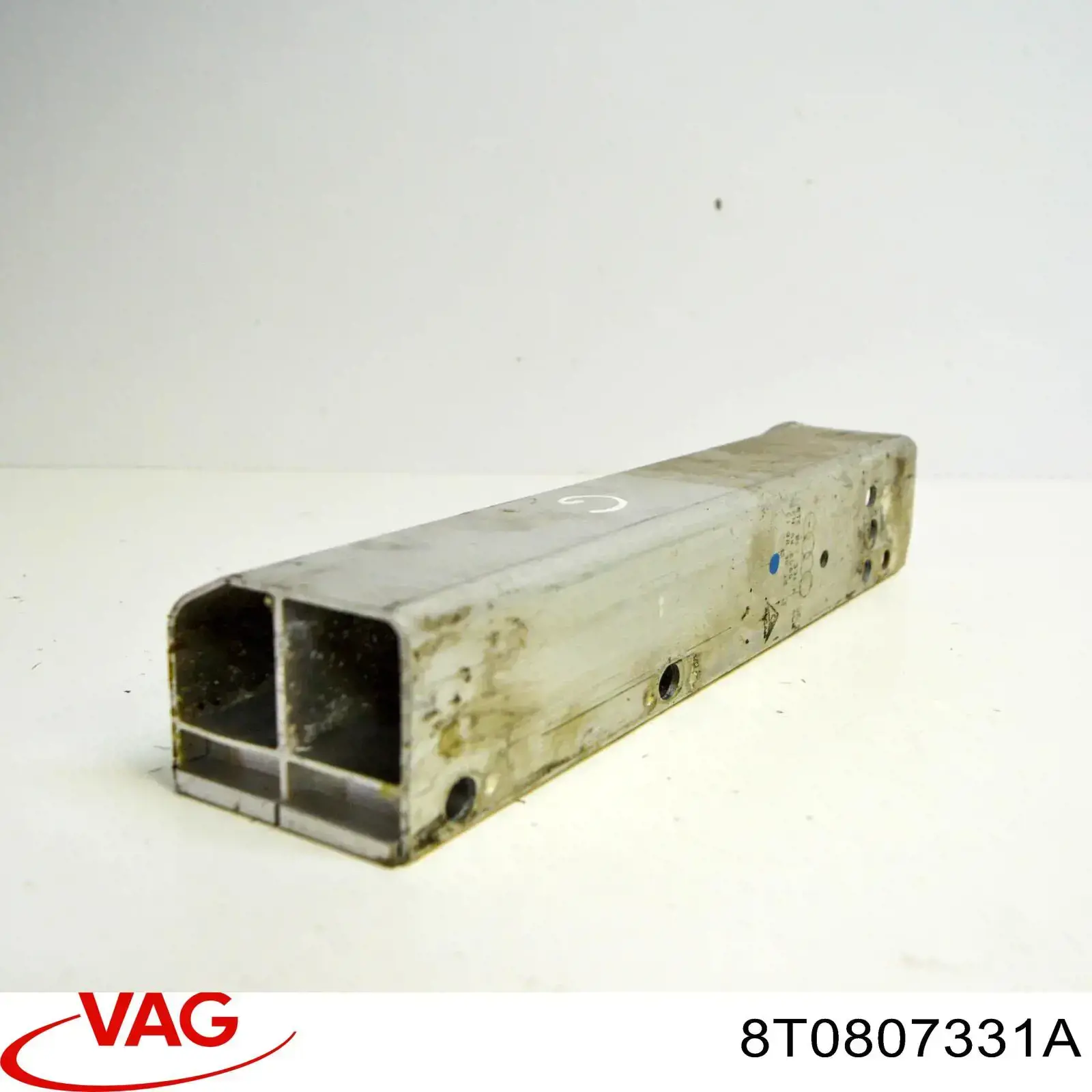 Soporte del refuerzo del parachoques trasero VAG 8T0807331A precio, desde 42,11 EUR