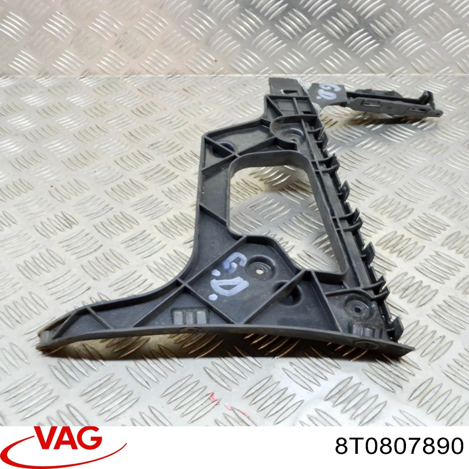 Comprar 8T0807890 VAG Guía derecha del parachoques trasero
