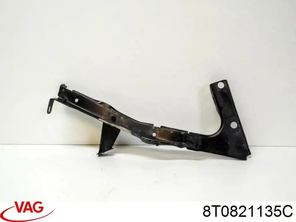 8T0821135C VAG Soporte delantero izquierdo para aleta delantera