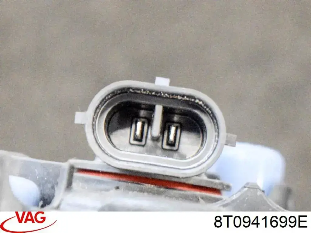 Luz antiniebla izquierda VAG 8T0941699E