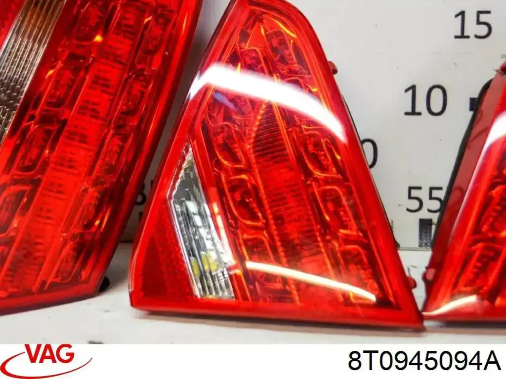 Comprar 8T0945094A VAG Piloto trasero interior derecho