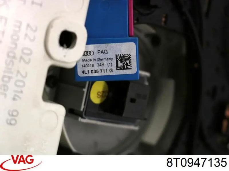 Luz de techo interior (cabina) VAG 8T0947135