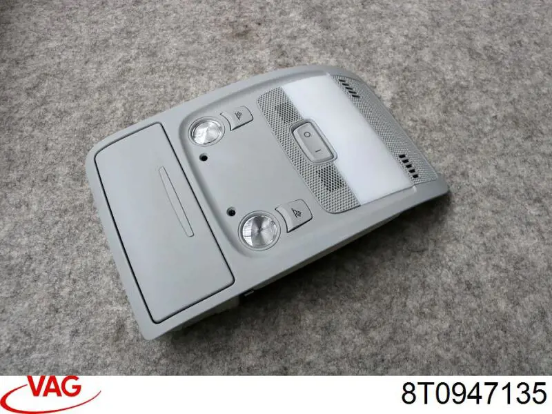 Luz de techo interior (cabina) VAG 8T0947135 precio, desde 39,20 EUR