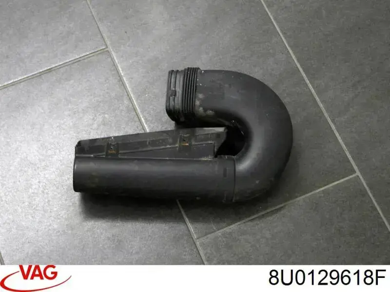 8U0129618F VAG Tubo flexible de aspiración, filtro de aire