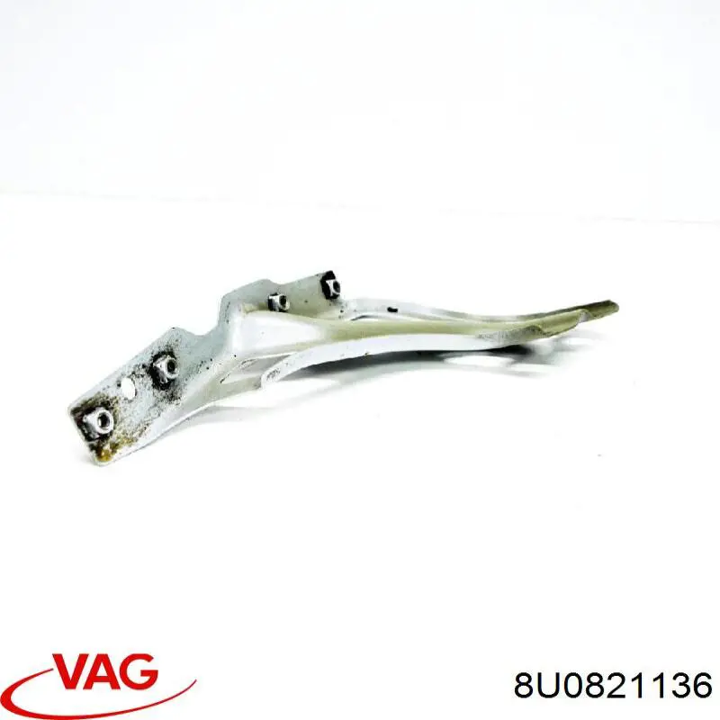 Soporte delantero de guardabarros delantero derecho VAG 8U0821136