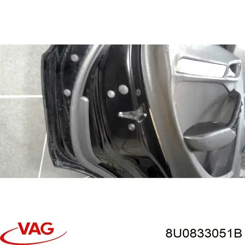 Comprar 8U0833051B VAG Puerta trasera izquierda