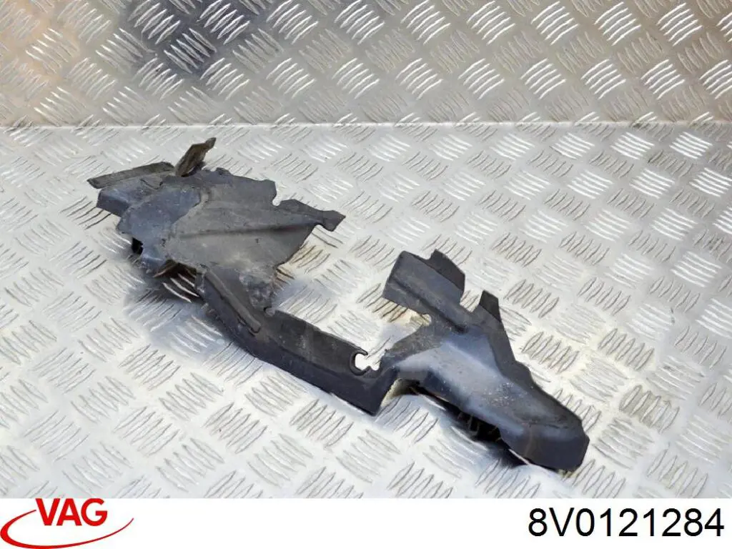 Deflector de aire del radiador derecho VAG 8V0121284 precio, desde 25,12 EUR