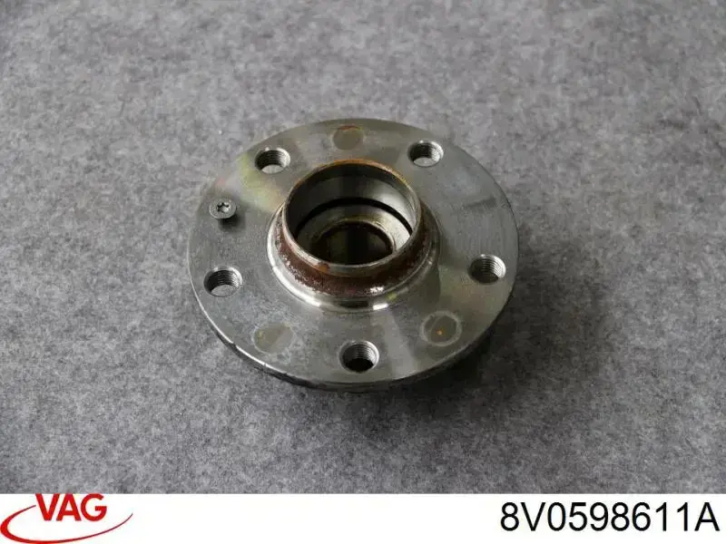 Cubo de rueda trasero 8V0598611A VAG