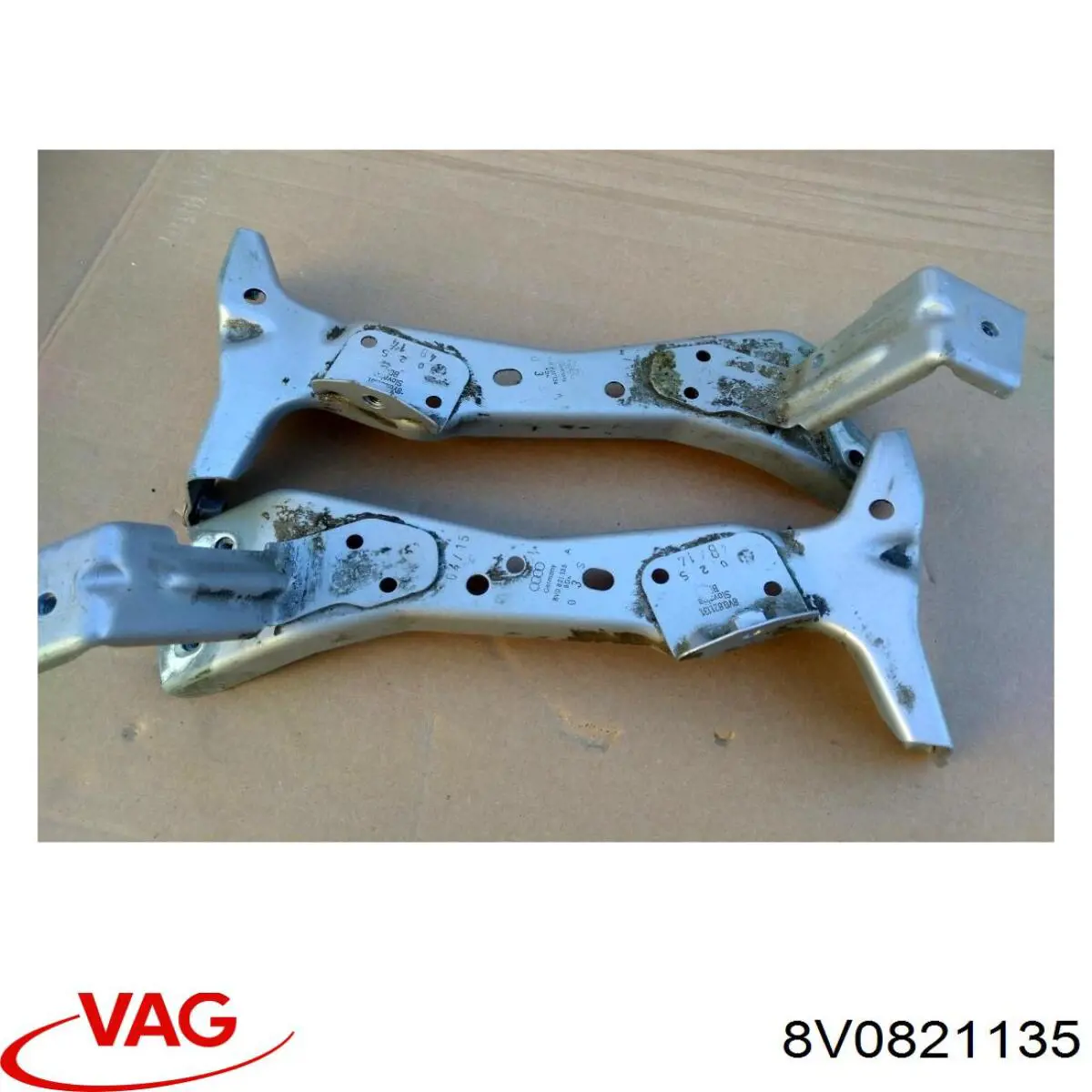 Comprar 8V0821135C VAG Soporte delantero izquierdo para aleta delantera