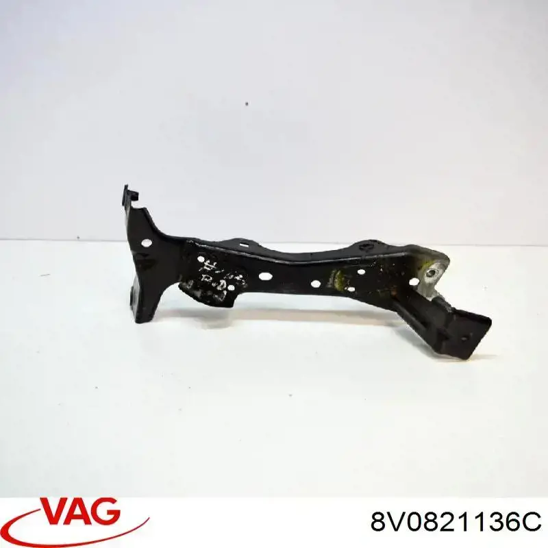 8V0821136C VAG soporte para guardabarros delantero, derecho delantero