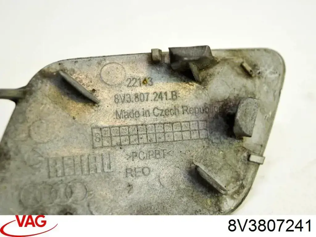 8V3807241 VAG Cobertura de parachoques, enganche de remolque, delantera 