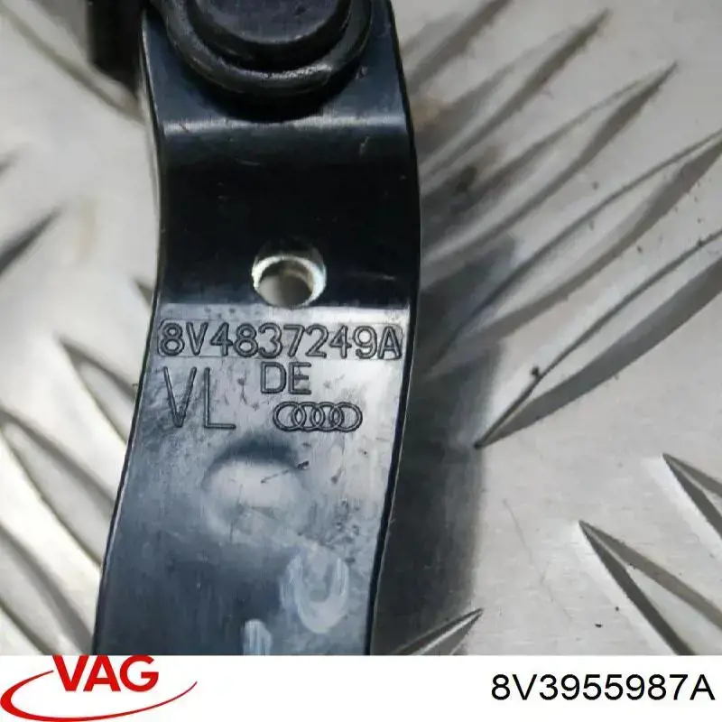 Boquilla del lavaparabrisas izquierda 8V3955987A VAG