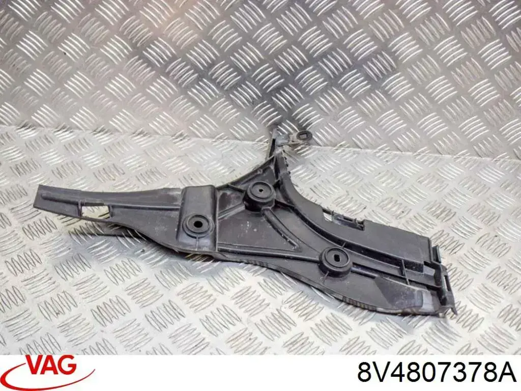 Soporte de parachoques trasero derecho VAG 8V4807378A