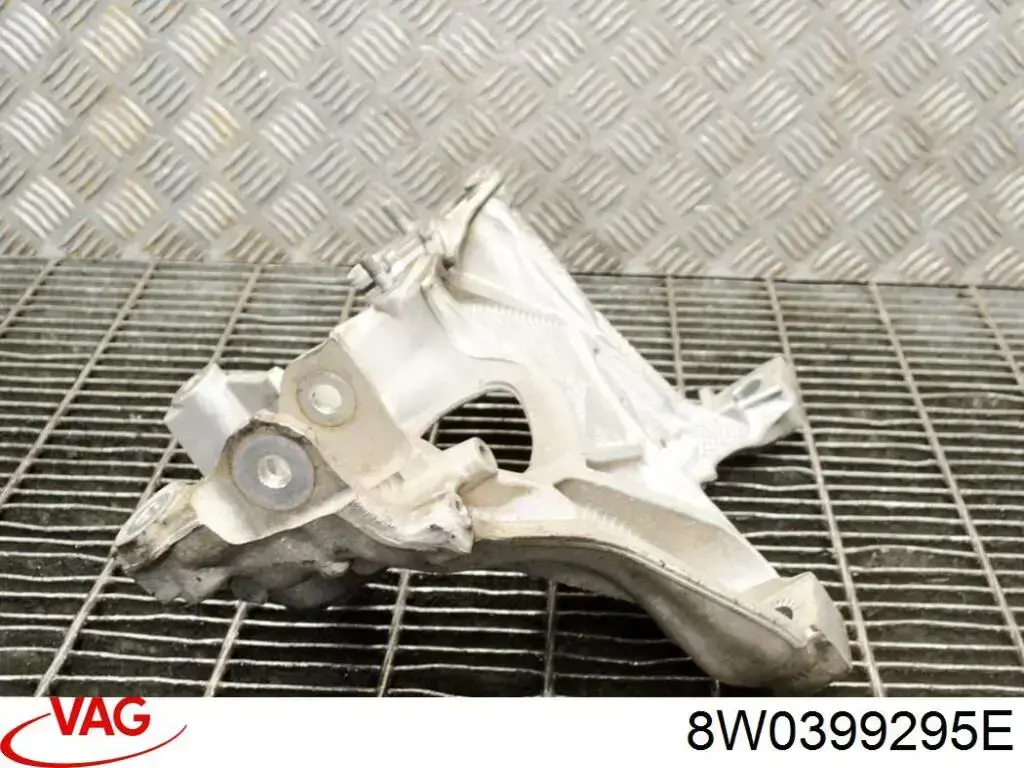 Comprar 8W0399295E VAG Soporte de viga delantera