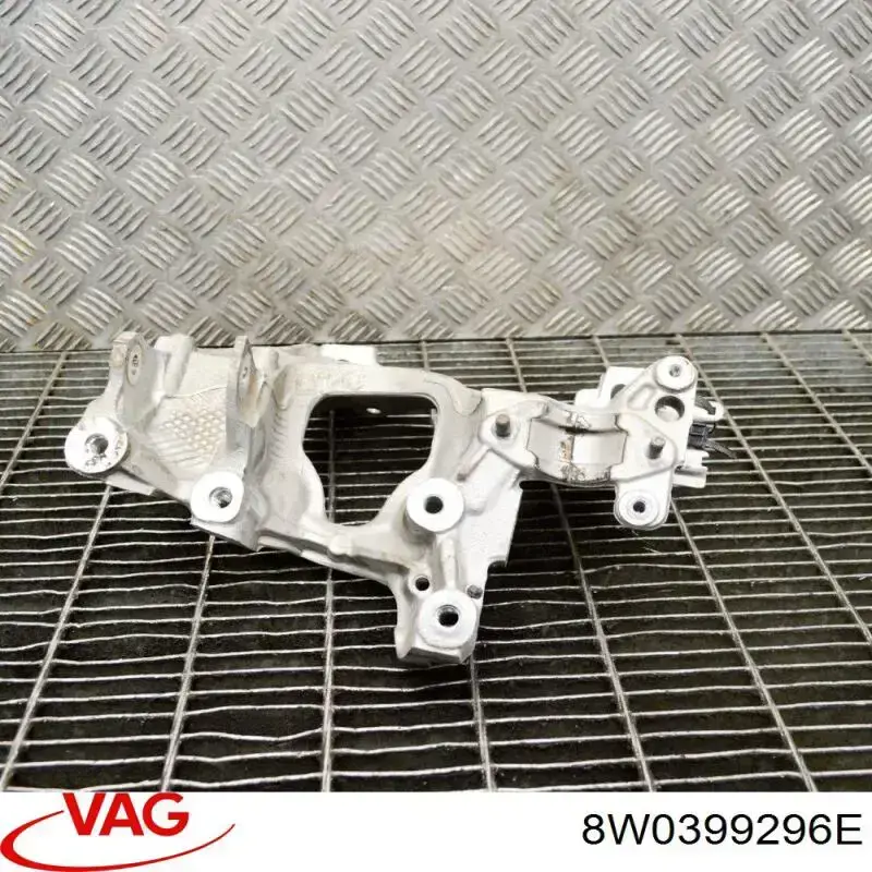 Comprar 8W0399296E VAG Soporte de viga delantera
