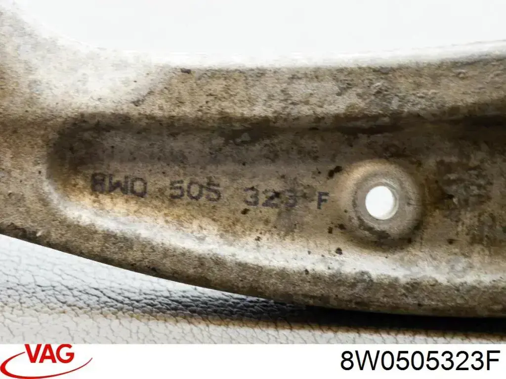 Brazo superior izquierdo de la suspensión trasera VAG 8W0505323F precio, desde 56,89 EUR