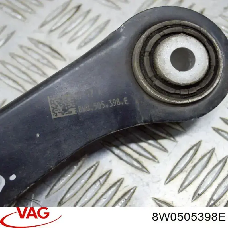 Brazo superior derecho de la suspensión trasera 8W0505398E VAG