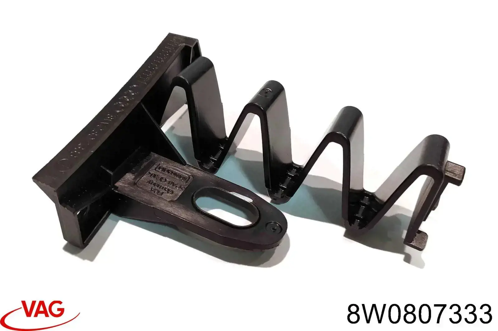 Soporte de parachoques delantero izquierdo VAG 8W0807333